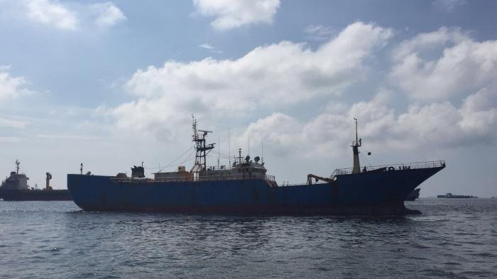 kapal pelaku illegal fishing fv. viking ditenggelamkan dilepas pantai pangandaran