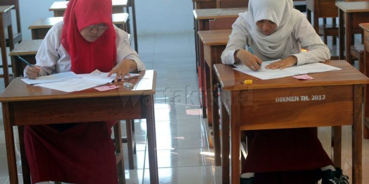 semangat siswa sd berkebutuhan khusus ikut ujian nasional