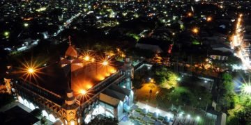 Tarawih Pertama di Mesjid Al Markaz Makassar