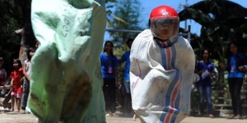 Lomba-Lari-Karung-Pocong_Wartakita-5-1068x711