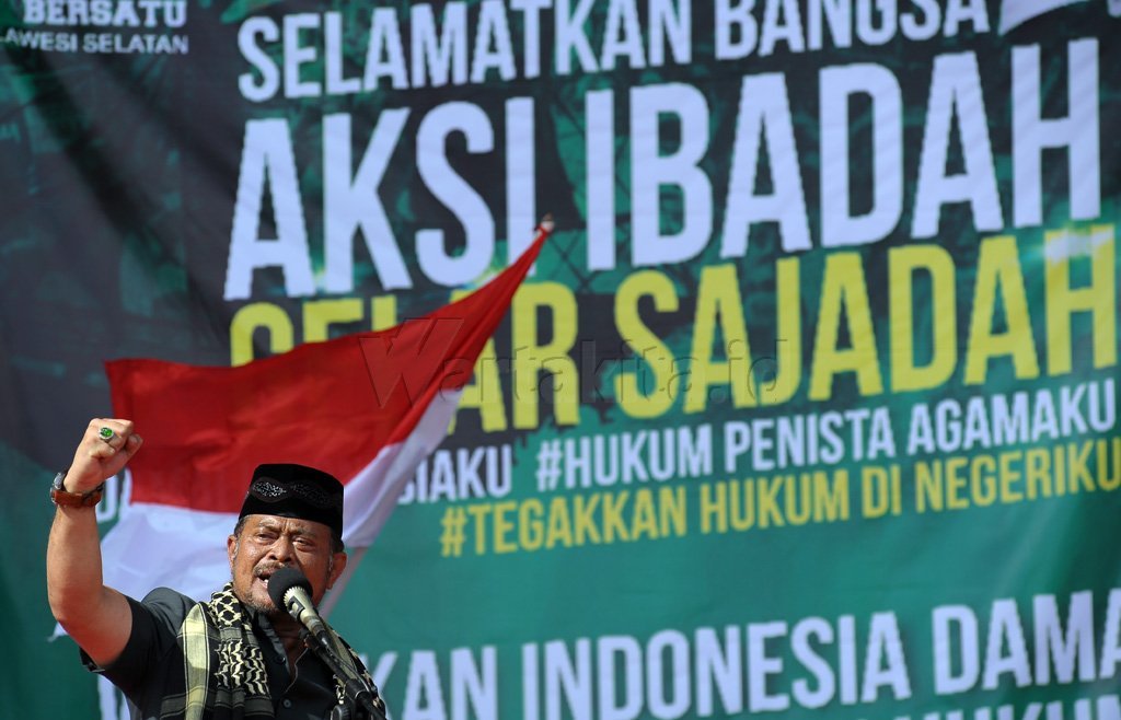 Gubernur Sulawesi Selatan, Syahrul Yasin Limpo saat berpidato di Lapangan Karebosi, Makassar, jumat (2/12). Wartakita/Herwin Gunadi