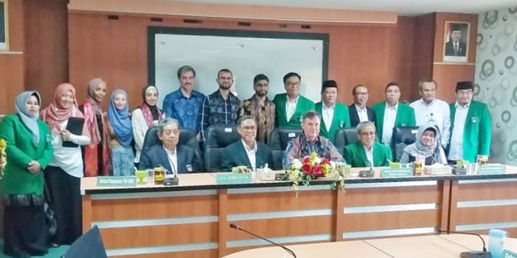 Konjen Australia Silaturahmi di UMI Makassar IMG-20190205-WA0025-01
