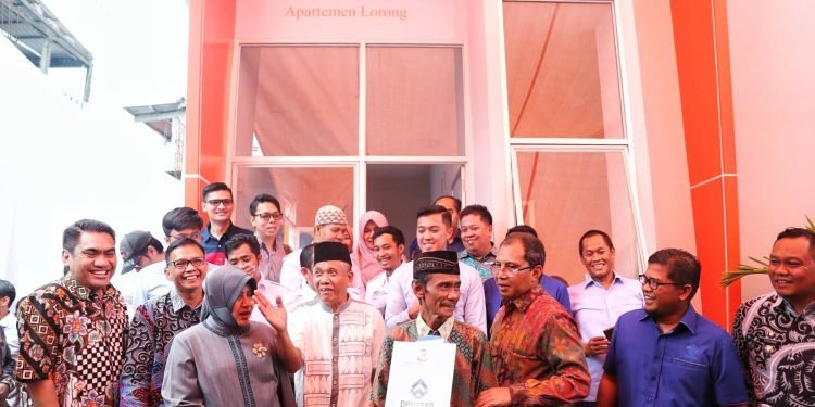 Wali Kota Makassar Resmikan Apartemen Lorong 1552554419588-01