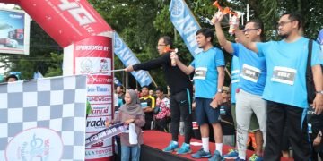 Danny Lepas Peserta Maritime Eco Run Yang Dihelat Ikatek Unhas Makassar - Utama