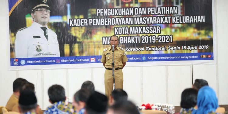 Danny Pomanto Kukuhkan 153 Kader Pemberdayaan Masyarakat