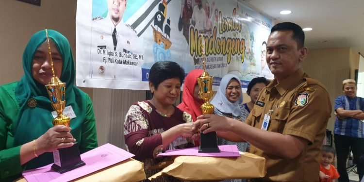 Guru TK Gracia Juara 1 Lomba Dongeng