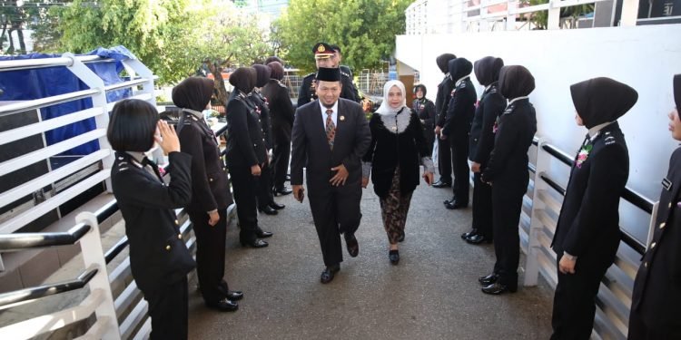 Pj Wali Kota Iqbal Bersama Pj Ketua TP PKK Kota Makassar Hadiri HUT ke – 73 Tahun Bhayangkara IMG-20190712-WA0050