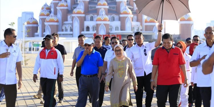 Iqbal SuhaebDampingi Wapres JK Tinjau Pembangunan Masjid 99 Kubah IMG_20190812_162900