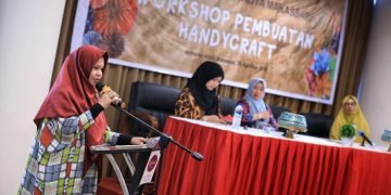 Andi Batari Toja Buka Workshop Pembuatan Handycraft - Utama