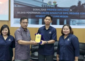 Unhas dan Kemenlu RI Gelar Sosialisasi Program Diplomat dan Calon ASN