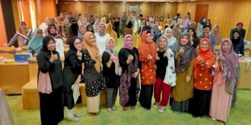 Dispar Makassar Gelar Workshop Kerajinan Tas Daur Ulang - Utama