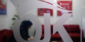 Bursa Bergejolak, OJK dan Pengamat Bicara Soal 'Aksi Tutup Mulut'