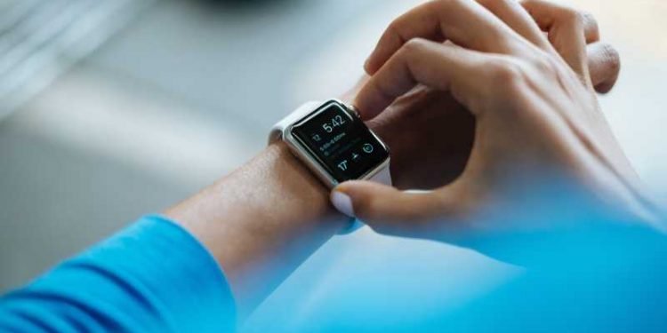 Kenapa Fitur AI Hanya Ada di iPhone 15 Pro dan Perangkat Apple Silicon? Penjualan Apple Watch Mengalahkan Semua Jam Swiss