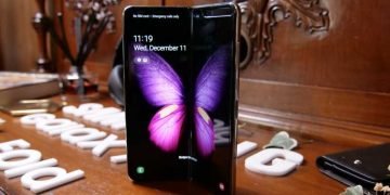 Samsung Pamer Ponsel Lipat Galaxy Z Flip di Oscar 2020