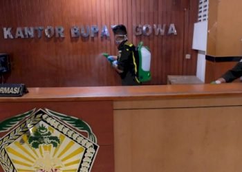 Pemkab Gowa Lakukan Penyemprotan Disinfektan