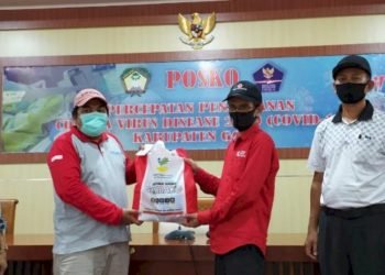 283 Penyandang Disabilitas di Gowa Terima Bantuan Paket Sembako