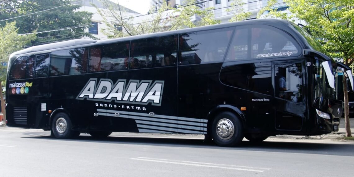 Bus Branding ADAMA’ Bawa Rombongan Danny-Fatma ke Pengundian Nomor Urut - Utama
