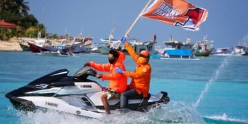 Diatas Jet Ski Danny Kibarkan Bendera ADAMA - Utama