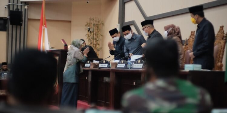 DPRD Kota Makassar Sahkan APBD 2021 dan Propemperda 2021 dprd-kota-makassar-1
