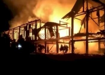 Rumah Adat Kerajaan Bone Terbakar