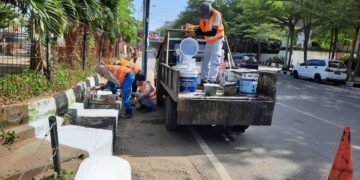 Dinas PU Makassar, Lakukan Pemeliharaan Trotoar di 11 Titik  - Utama