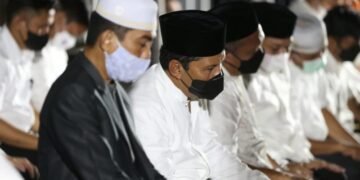 Shalat Gerhana Berjamaah, Danny Doakan Makassar Cepat Pulih dari Covid 19 - Utama