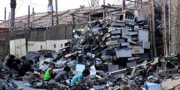 Samsung Janji Hapus Kemasan Plastik pada Smartphone Tahun 2025