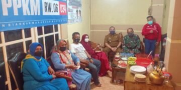 Camat Panakkukang Bersama Unsur Tripika Kunjungi Posko PPKM RW