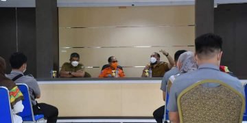 Bantu Korban Kebakaran, Camat Panakkukang Arahkan Satgas Lakukan Pembersihan Rumah Korban Kebakaran