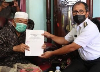 tokoh-masyarakat-maros-hibahkan-tanah-seluas-300m2-untuk-kantor-kelurahan-sudiang