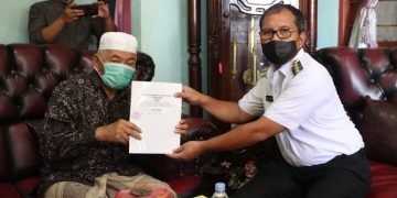 Tokoh Masyarakat Maros Hibahkan 300m2 Tanah Untuk Kantor Kelurahan Sudiang - Utama