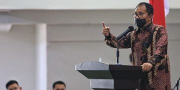 Wali Kota Makassar Ingatkan Pentingnya Berbagi Informasi Kesehatan dan Waspada Penyebaran Covid 19 - Utama
