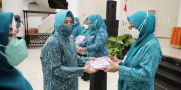 Pokja III TP PKK Makassar Gelar Pembinaan Kader Sandang dan Pangan - Utama