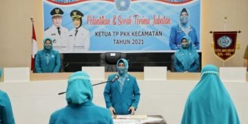 Lantik dan Serah Terima Jabatan 14 Ketua TP PKK Kecamatan, Ini Pesan Indira Yusuf Ismail - Utama