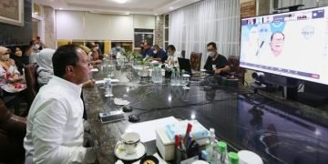 Evaluasi Makassar Recover, Wali Kota Danny Minta Keseriusan Lurah Camat Deteksi Kesehatan Warga - Utama