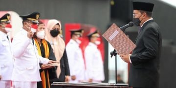 Lantik 15 Camat, Danny : Tingkatkan Sinergitas dan Rangkul Semua Pihak - Utama