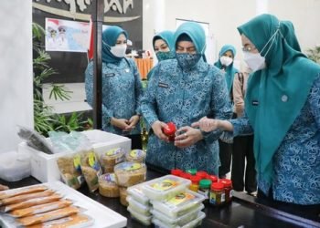 tp-pkk-kota-makassar-tingkatkan-up2k-untuk-menambah-pendapatan-keluarga