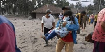 BNPB: Awan Panas Guguran Erupi Gunung Semeru Berhenti oleh Hujan