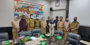 Kadis PU Terima Perwakilan Warga Barombong - Utama