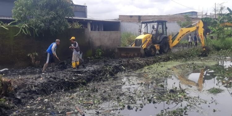 Dinas PU Kembali Gelar Kegiatan Rutin, Sabtu Bersih di Kecamatan Tallo - Utama