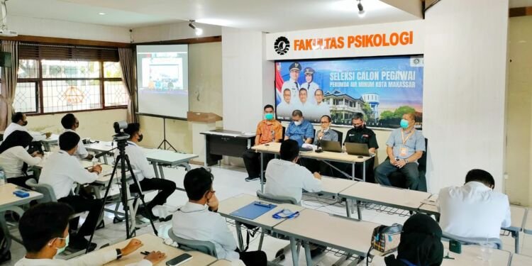 Calon Pegawai PDAM Jalani Tes Tertulis - Utama