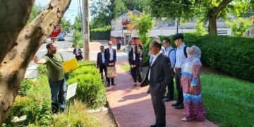 Danny Pomanto Tuntaskan Masalah Anak Putus Sekolah Lewat Lorong Wisata - Utama