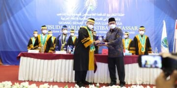 Wisuda 275 Sarjana, Danny Ajak Alumni STIBA Sukseskan Program Perkuatan Keimanan Umat - Utama