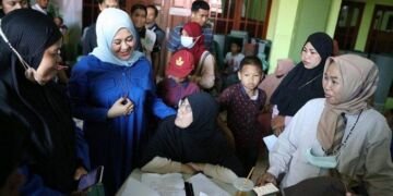 Fatmawati Rusdi Hadiri Khitanan Massal Masjid Multazam, Tingkatkan Kepedulian Warga - Utama