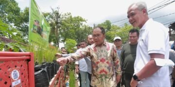 Ganjar Pranowo Puji Program Pengendali Inflasi Lorong Wisata Makassar - Utama