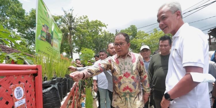Ganjar Pranowo Puji Program Pengendali Inflasi Lorong Wisata Makassar - Utama
