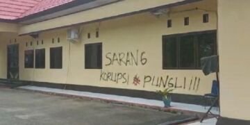 Coretan di Dinding Mapolres Luwu