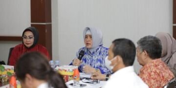 Ketua TP PKK Indira Pimpin Rapat Bahas Penataan Taman Hingga Penebangan Pohon Ilegal - Utama