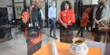 Wali Kota Makassar dan Menteri Penduduk Asli Australia Kunjungi Museum Kota Makassar - Utama