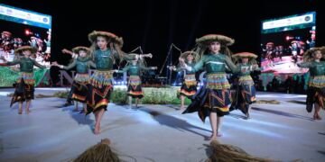 Panggung Closing Ceremony Makassar F8 Satukan Budaya di Dunia - Utama